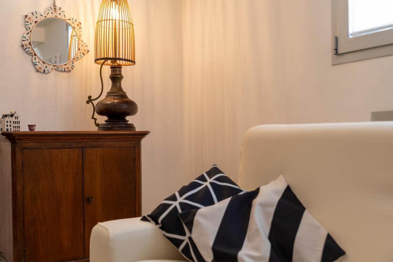 Charming Seafront Apartment With Garden And Patio Фертилия Экстерьер фото