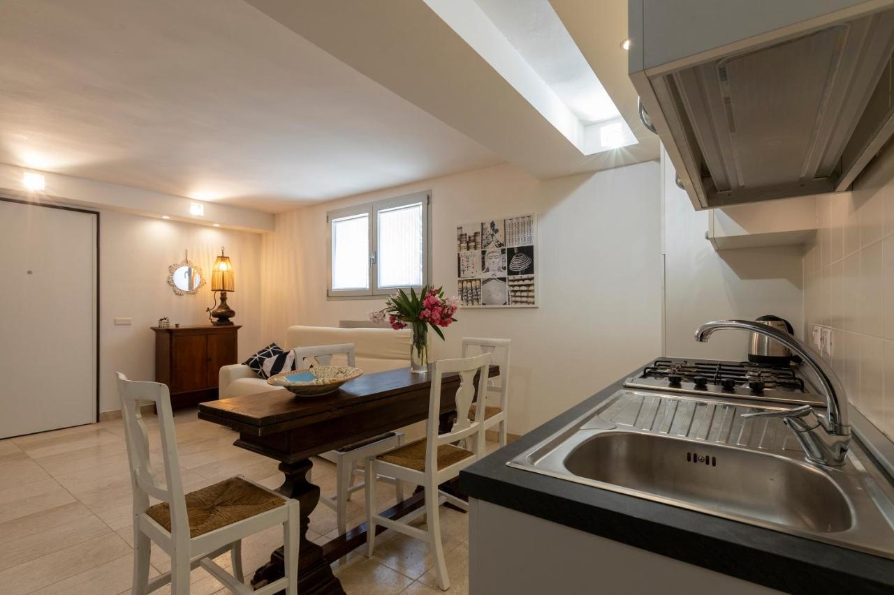 Charming Seafront Apartment With Garden And Patio Фертилия Экстерьер фото