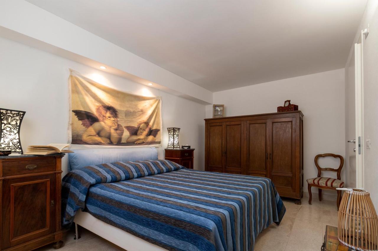 Charming Seafront Apartment With Garden And Patio Фертилия Экстерьер фото