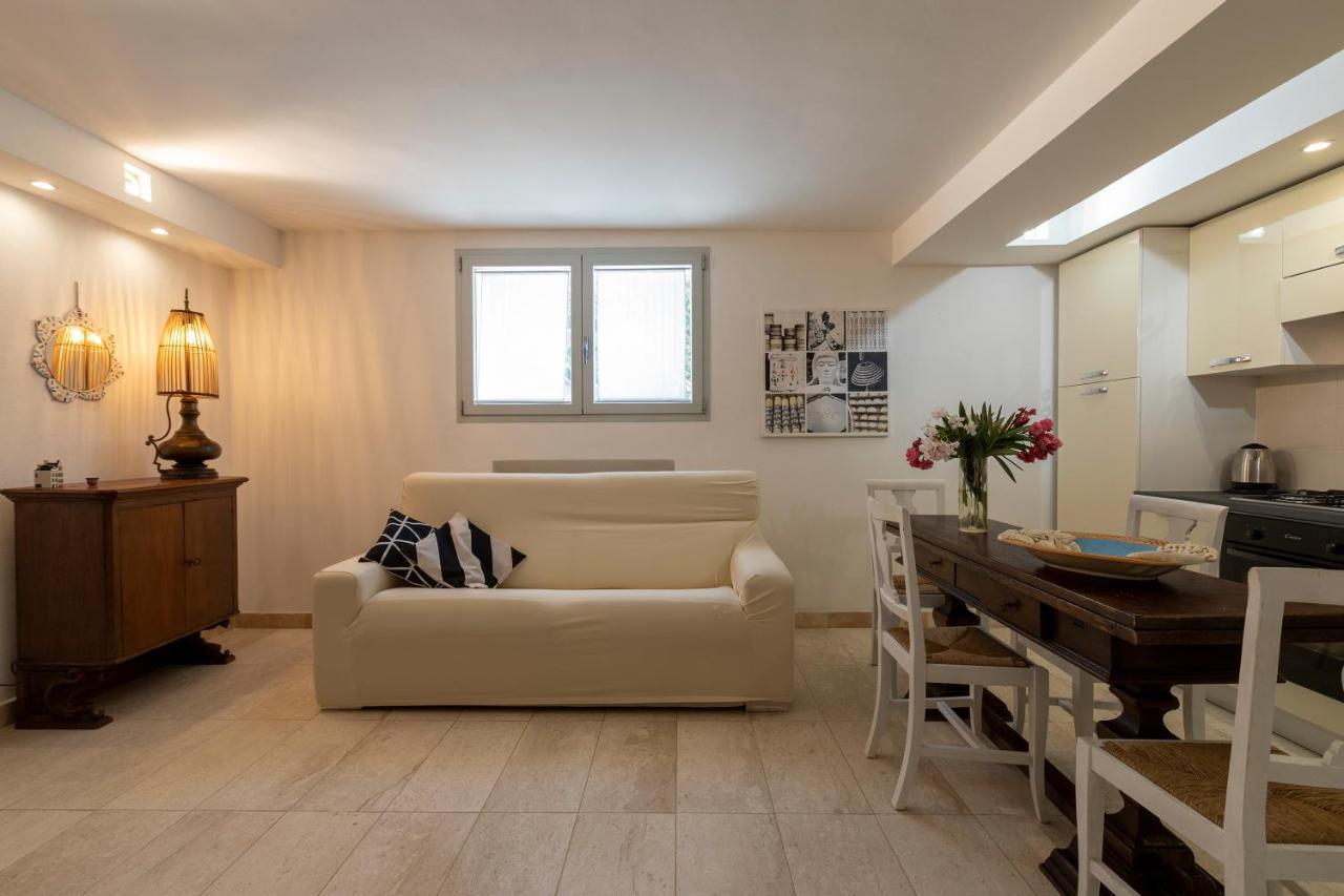 Charming Seafront Apartment With Garden And Patio Фертилия Экстерьер фото