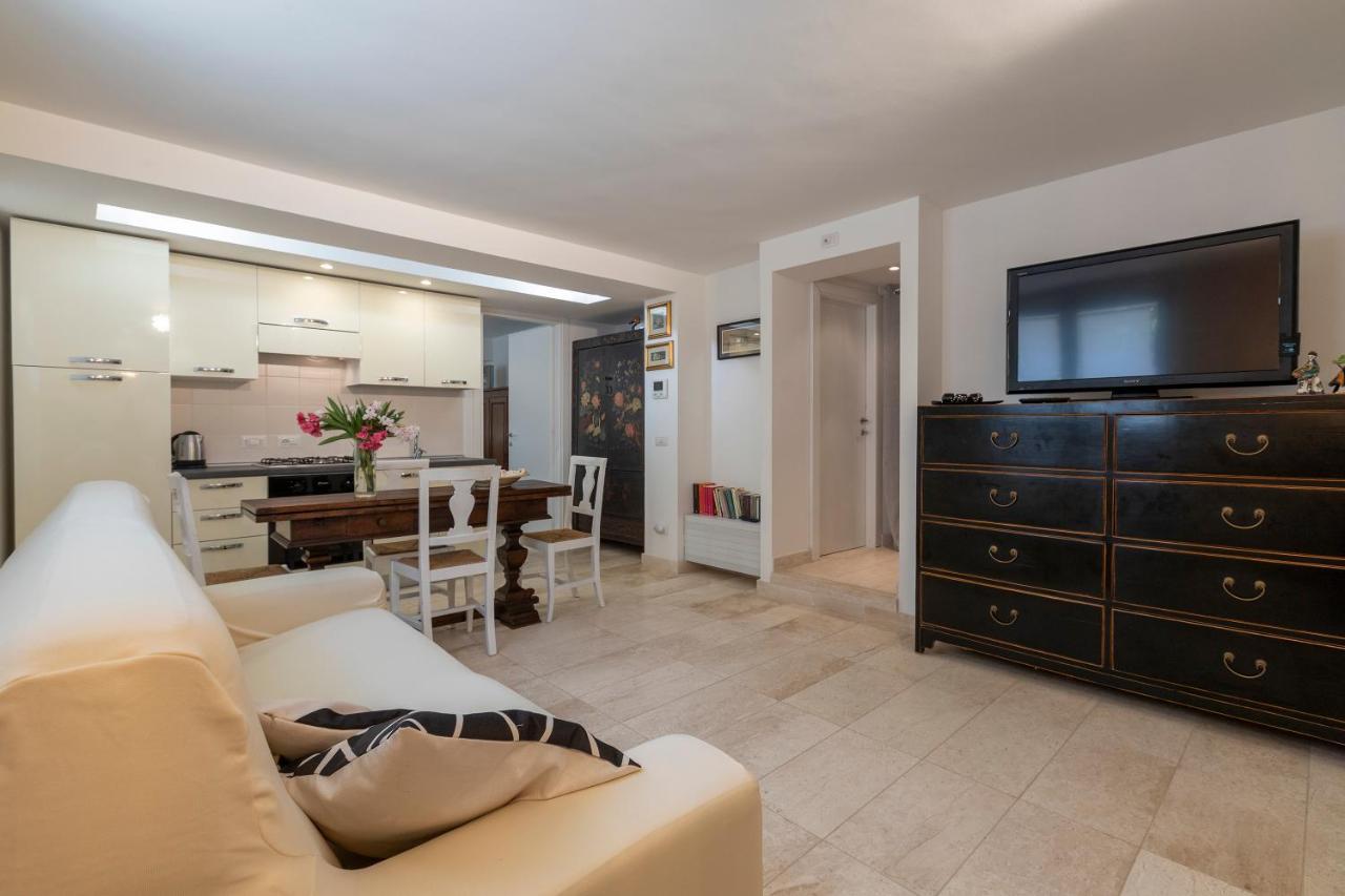 Charming Seafront Apartment With Garden And Patio Фертилия Экстерьер фото