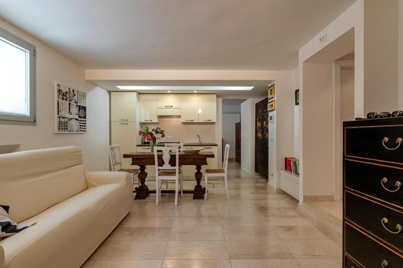 Charming Seafront Apartment With Garden And Patio Фертилия Экстерьер фото