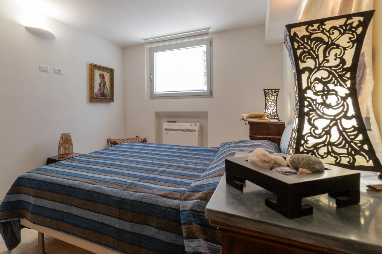 Charming Seafront Apartment With Garden And Patio Фертилия Экстерьер фото