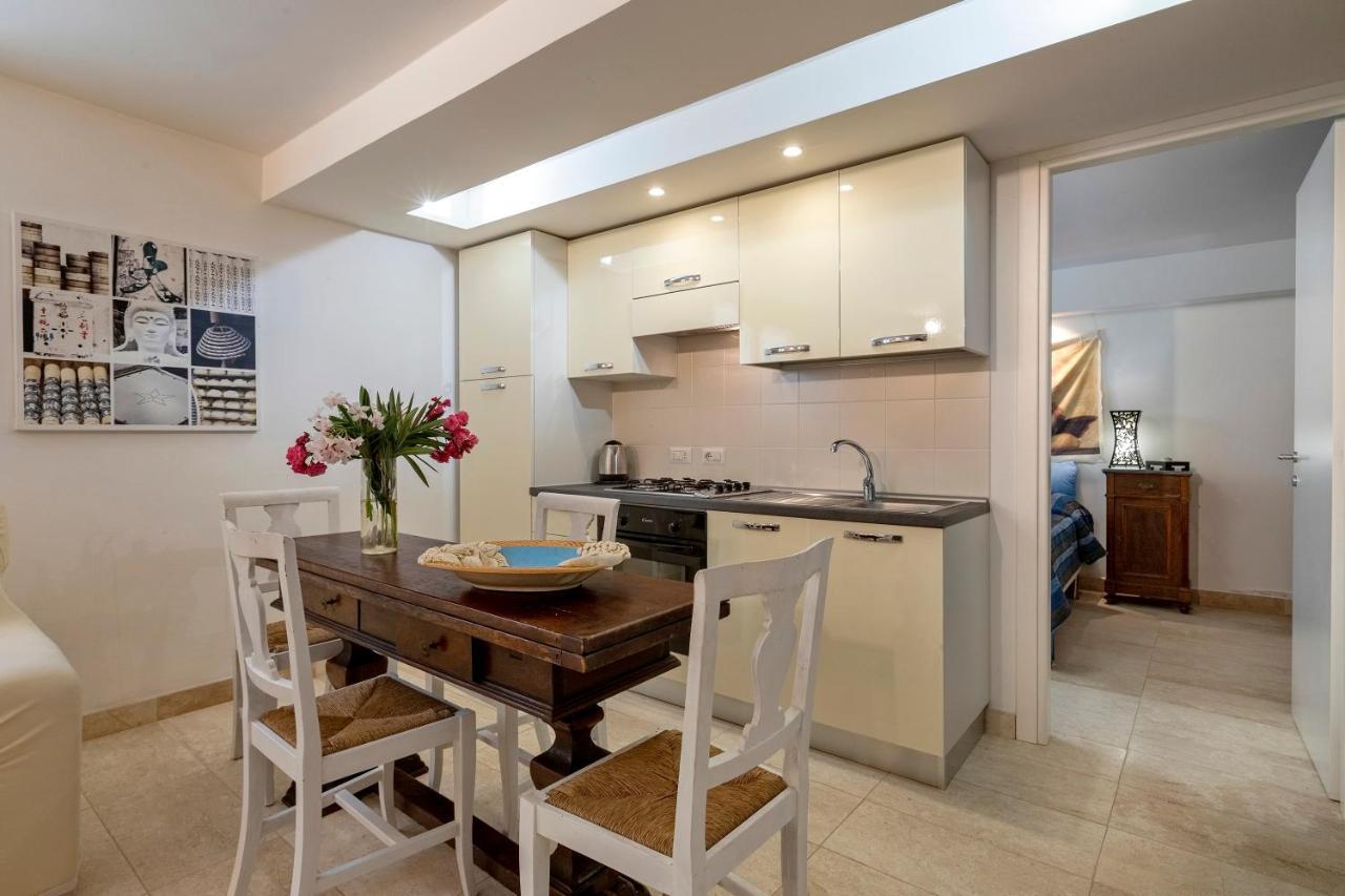 Charming Seafront Apartment With Garden And Patio Фертилия Экстерьер фото